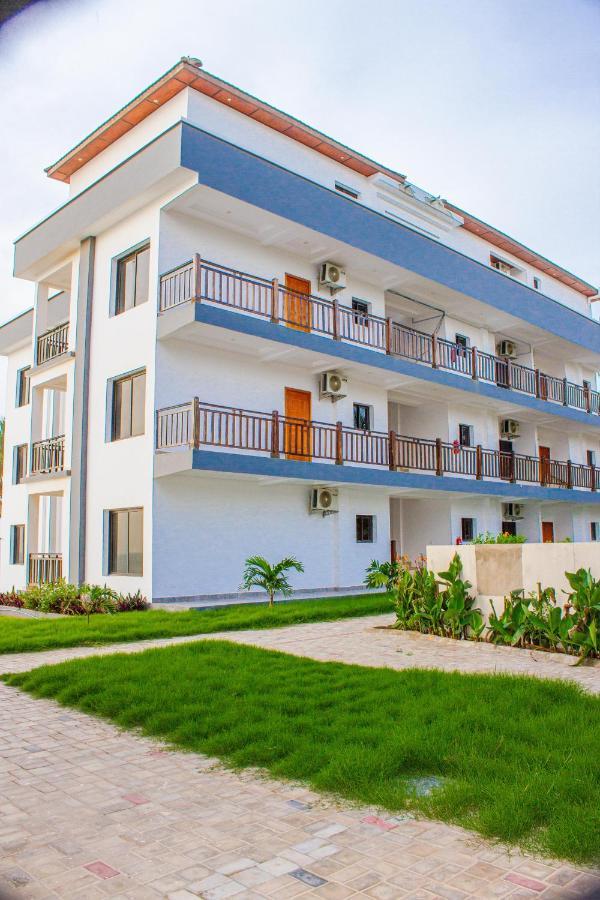 Majula Boutique Hotel Serrekunda Esterno foto
