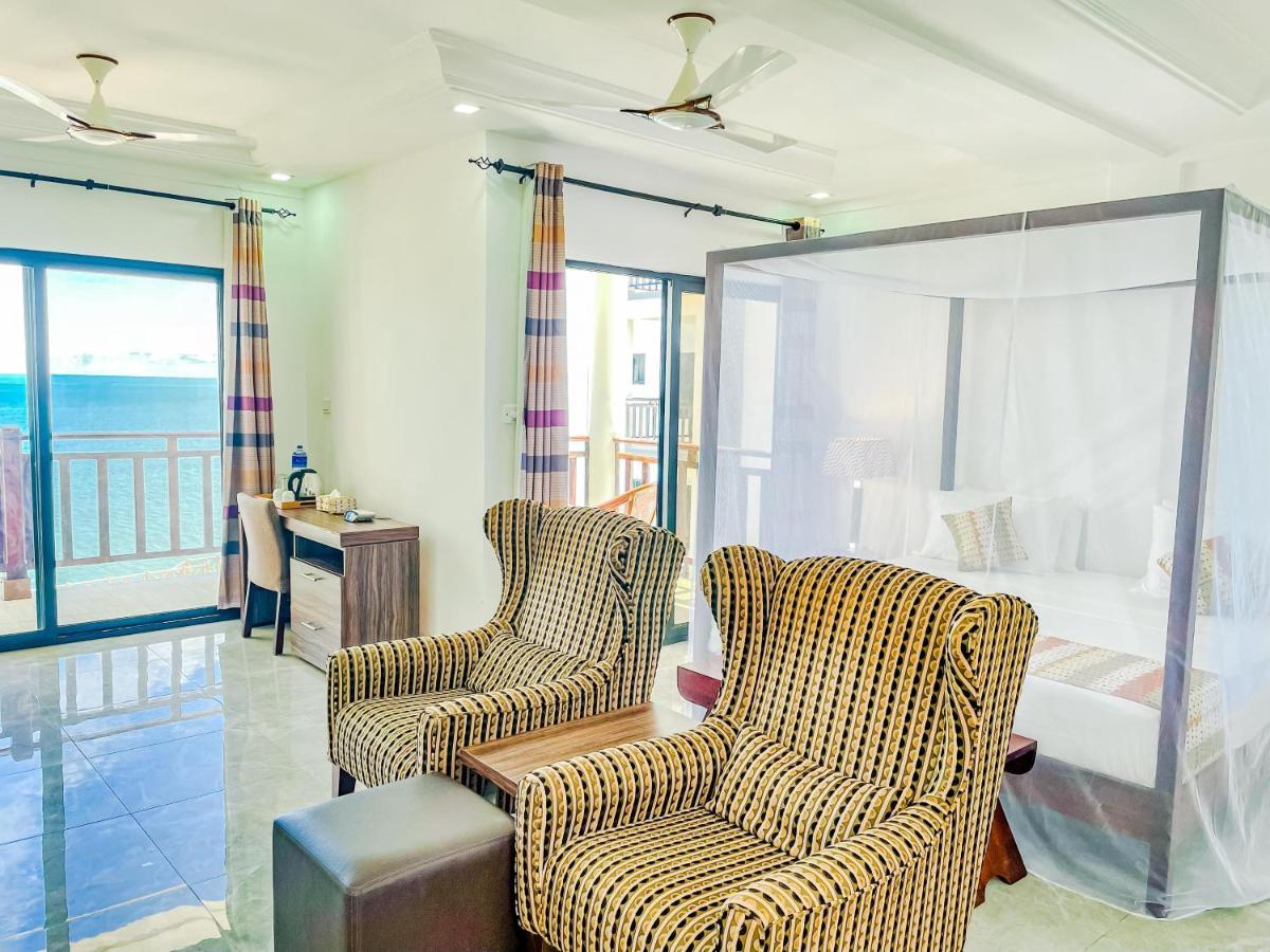 Majula Boutique Hotel Serrekunda Esterno foto