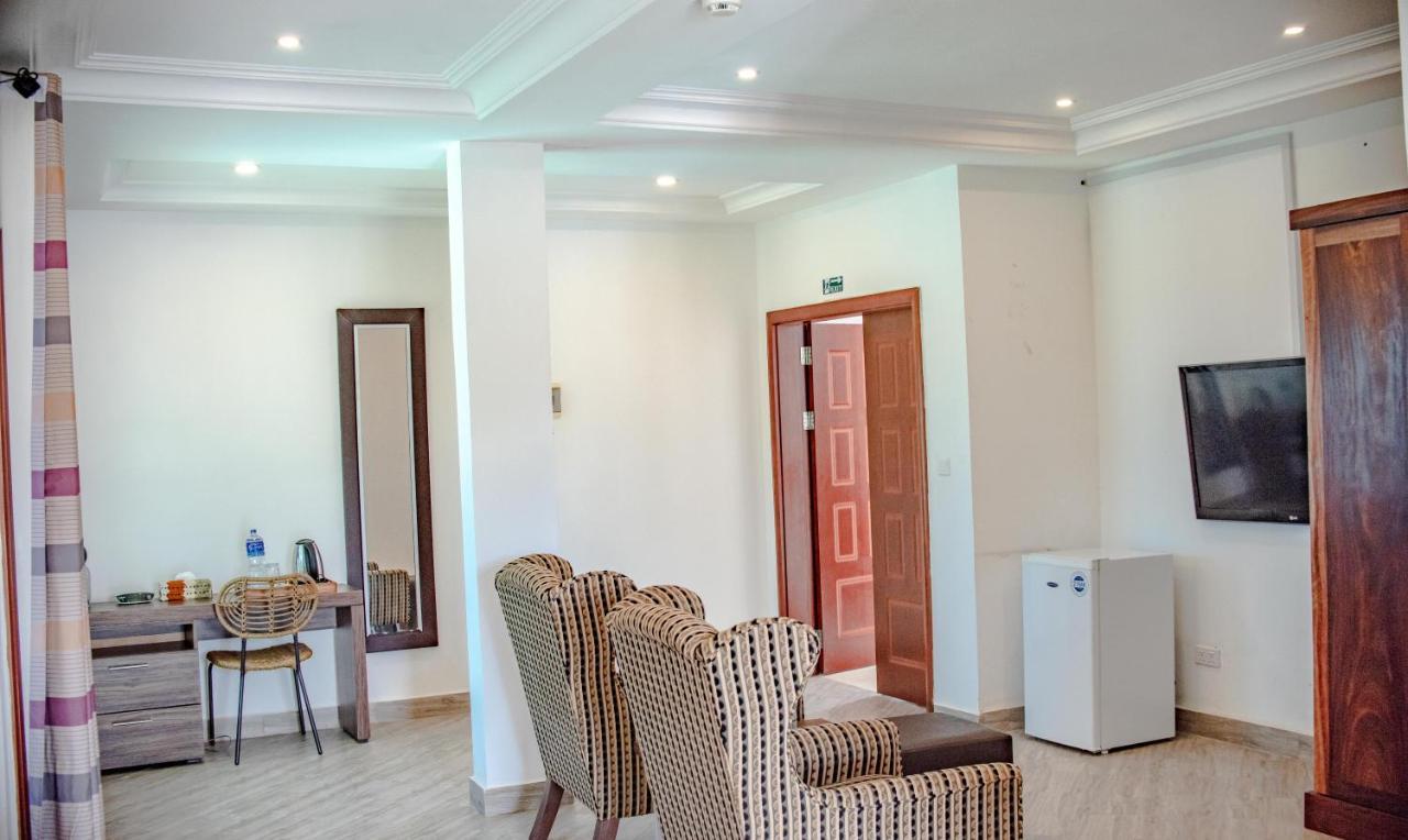 Majula Boutique Hotel Serrekunda Esterno foto
