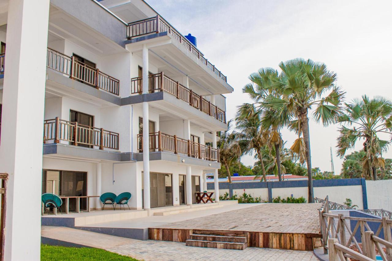 Majula Boutique Hotel Serrekunda Esterno foto