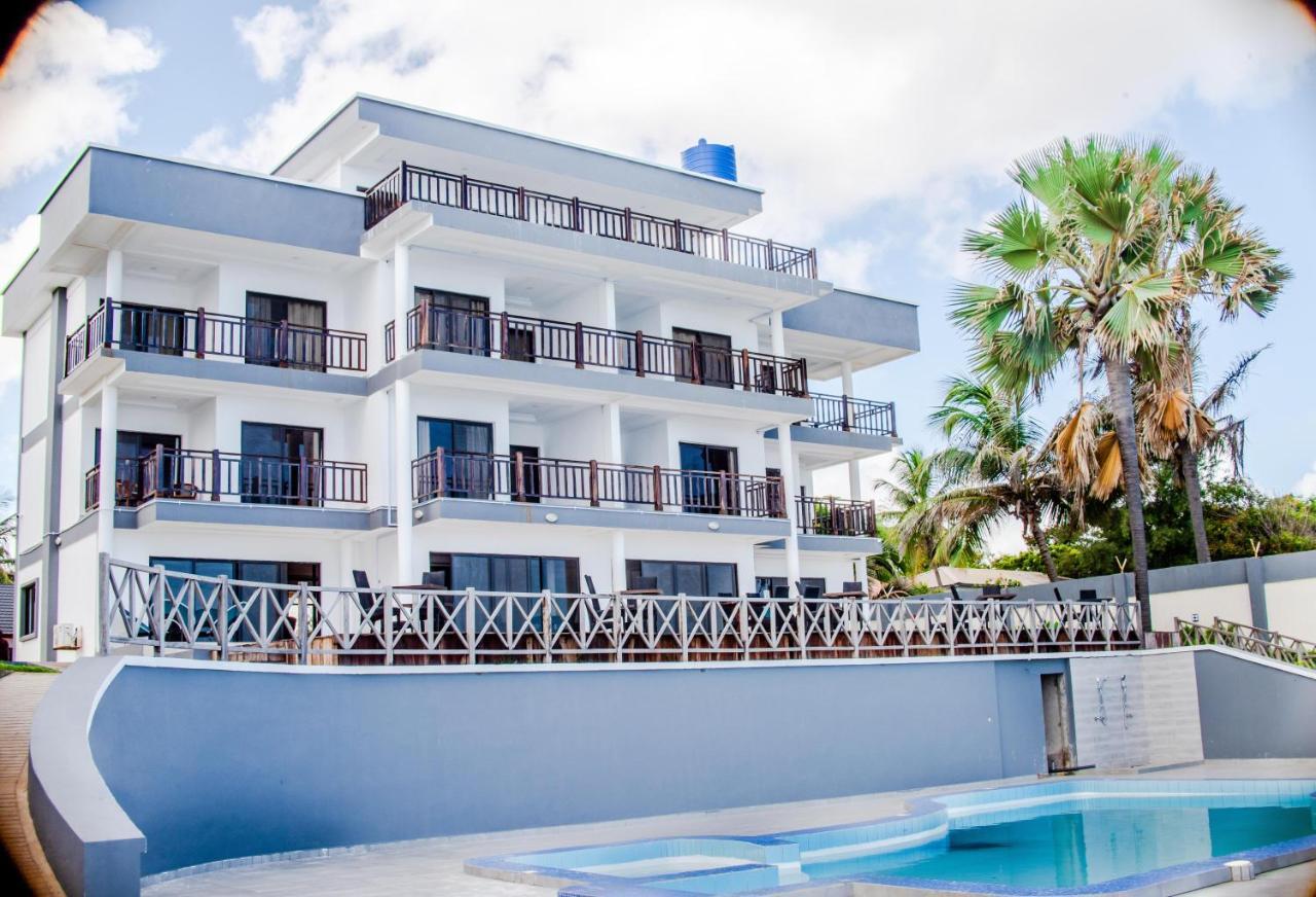 Majula Boutique Hotel Serrekunda Esterno foto