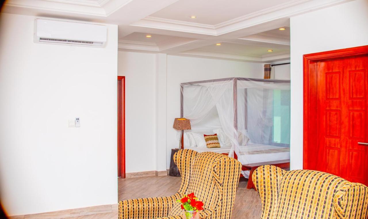 Majula Boutique Hotel Serrekunda Esterno foto
