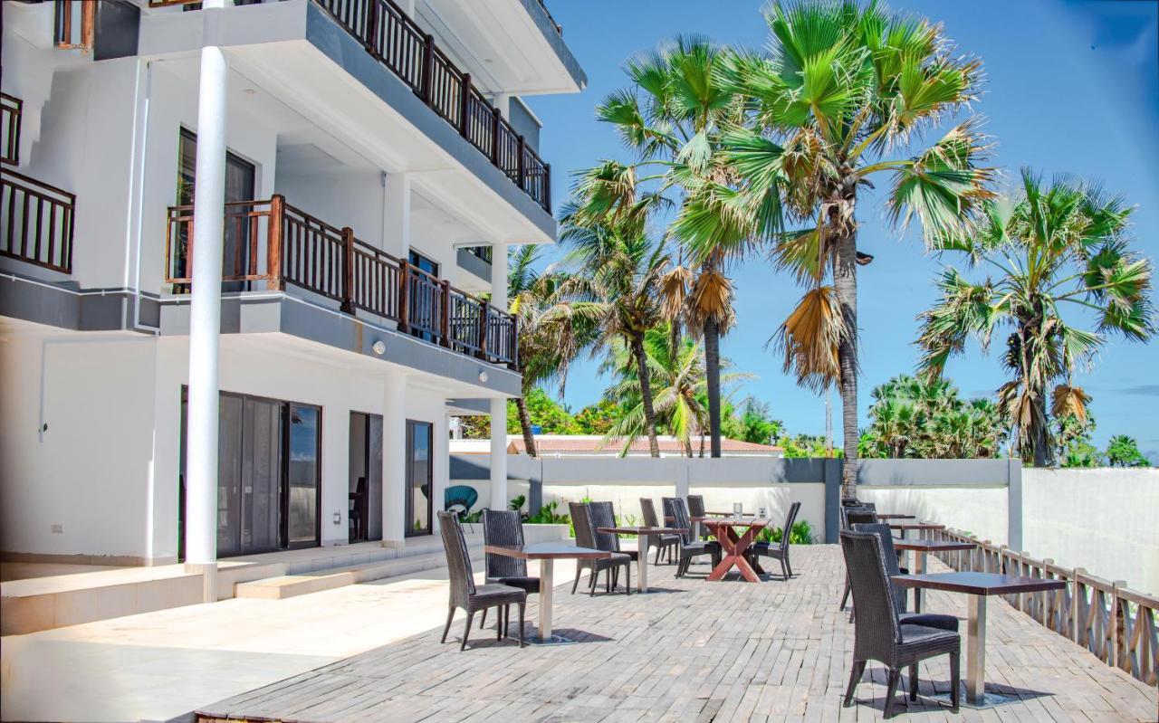 Majula Boutique Hotel Serrekunda Esterno foto