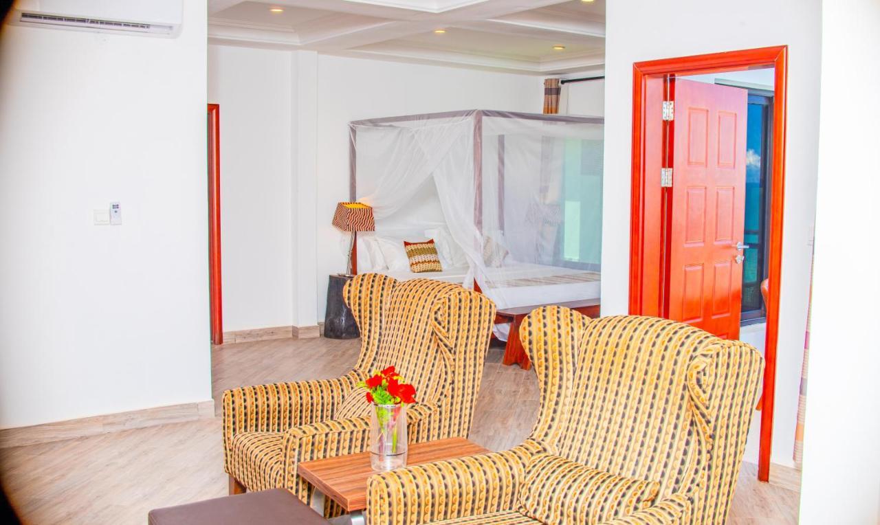 Majula Boutique Hotel Serrekunda Esterno foto