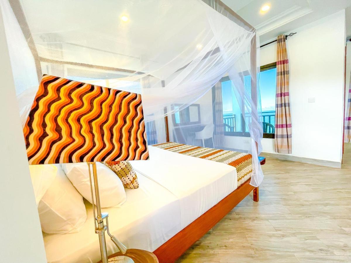 Majula Boutique Hotel Serrekunda Esterno foto